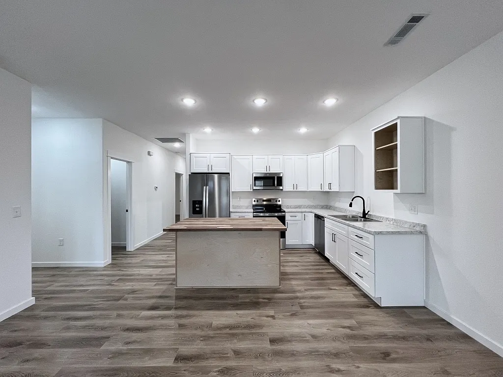 345 South Johnson Street — Photo 4
