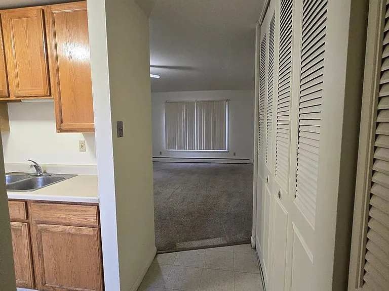 Mulford Park Apartments — Photo 24