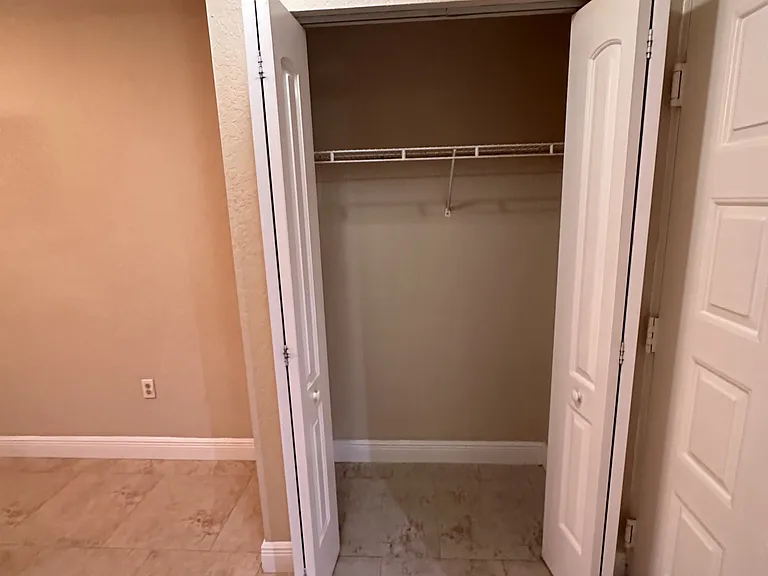 2811 N Oakland Forest Dr #209 — Photo 10