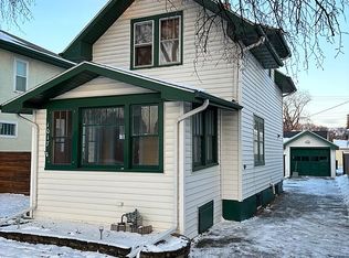 1017 Walnut St, Grand Forks, ND 58201