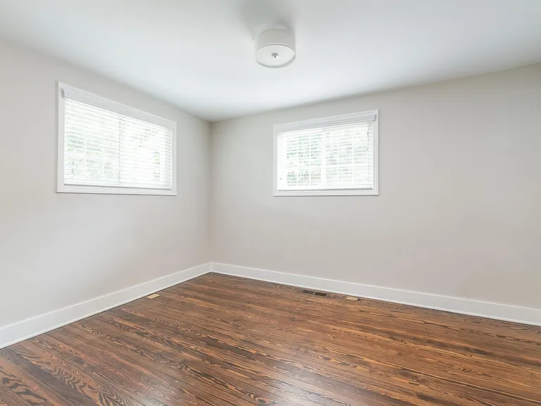 435 Wake St — Photo 9