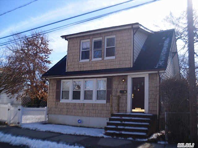 2nd image of 33 Bonta St