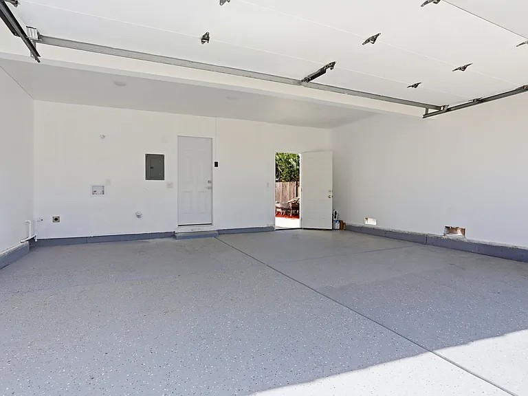 124 Erin Dr — Photo 21