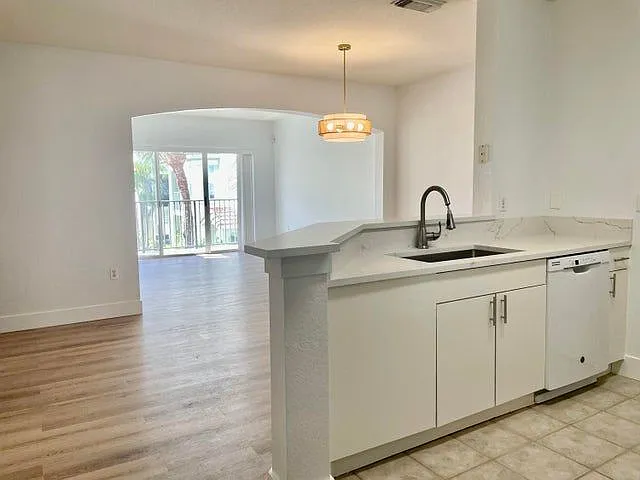1503 Belmont Pl — Photo 3