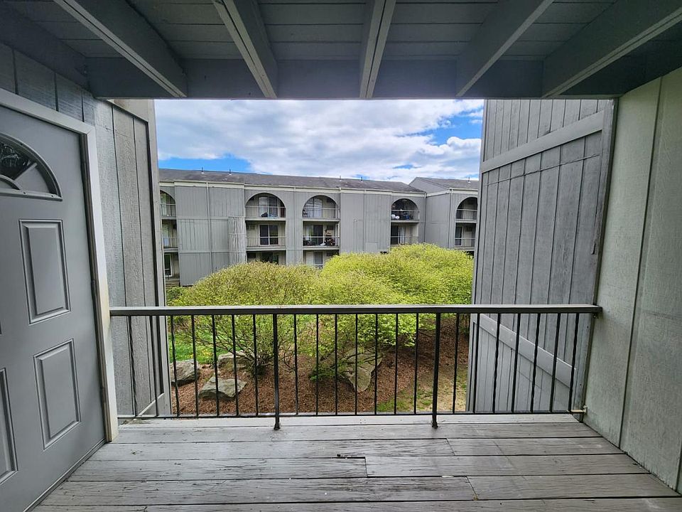 355 Long Hill Rd Groton CT Zillow