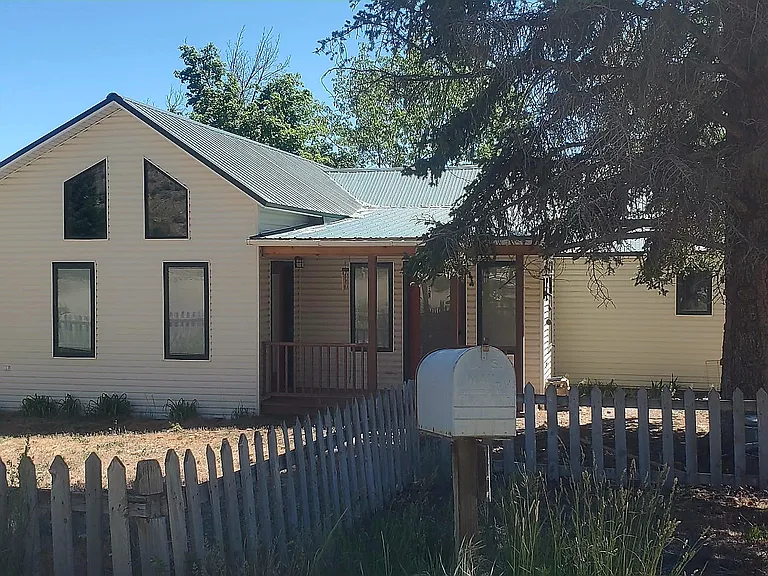360 Challis Creek Rd — Photo 2