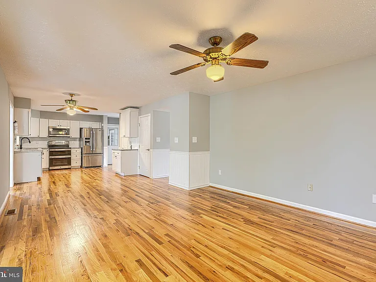 8301 Whitebark Ct — Photo 15