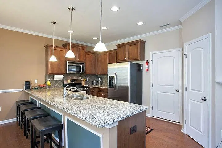 213 Station Dr — Photo 4
