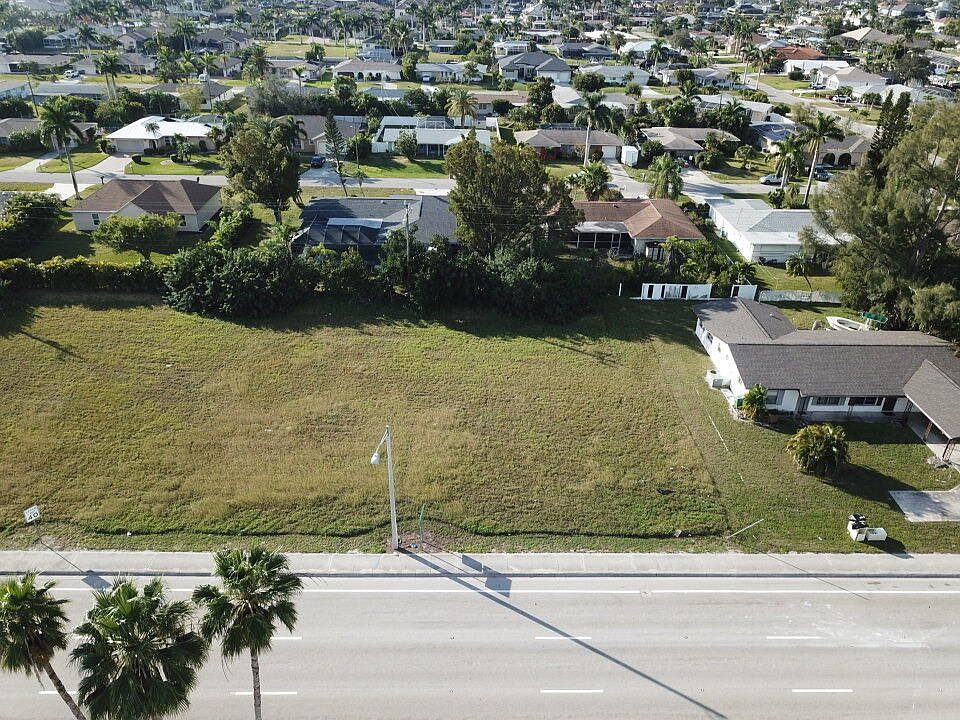 1st image of 148 Cape Coral Pkwy W