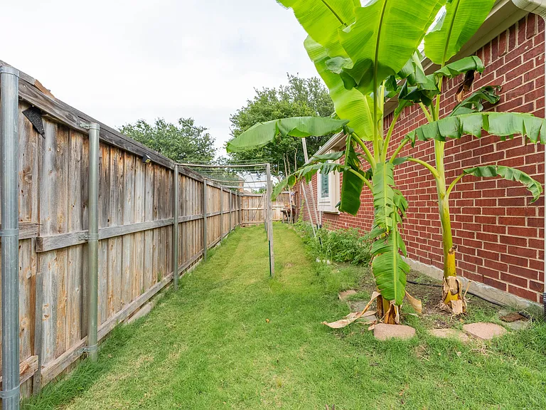 2324 Crestridge Dr — Photo 27