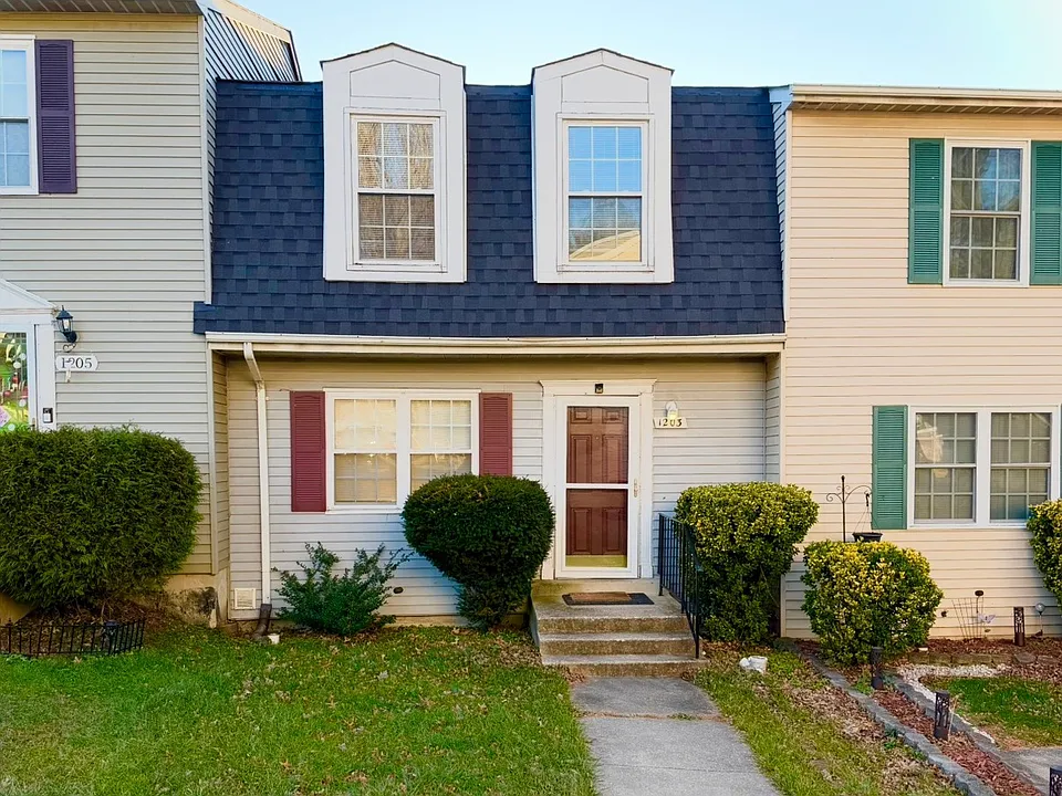 1203 Castlehaven Ct