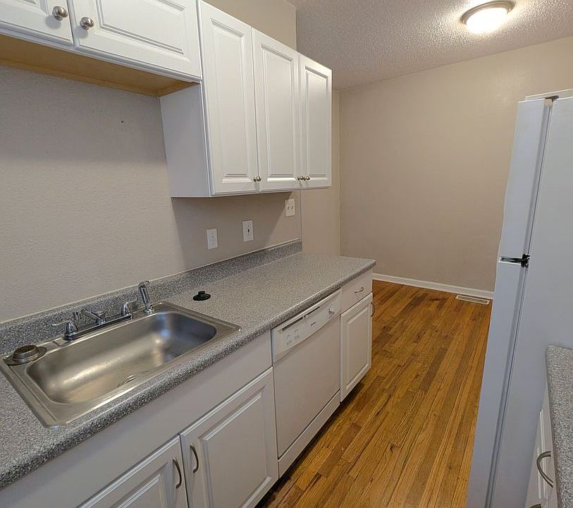 1st image of 3206 Magnolia Ave APT 1E