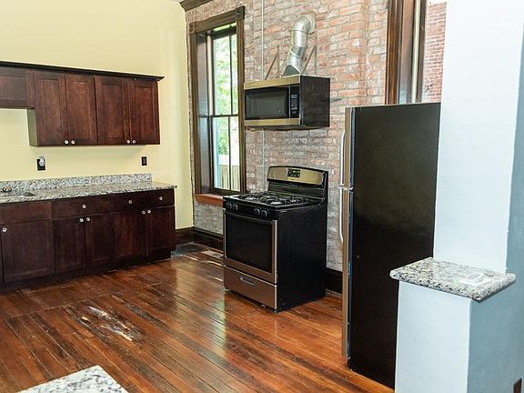 2nd image of 2242 Shenandoah Ave Floor 1