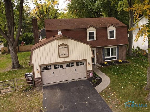 2nd image of 3809 Fairwood Dr