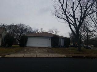 7 Candlelight Cir, Columbus, NJ 08022