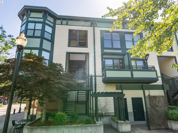 1371 NE Orenco Station Pkwy APT 8, Hillsboro, OR 97124