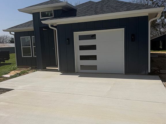 2nd image of 115 Gibson Ln