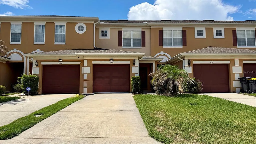 2 bed, 2.5 bath, 1313 sqft, $2,000 — Photo 1