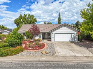 2166 Wicklow St, Redding, CA 96001