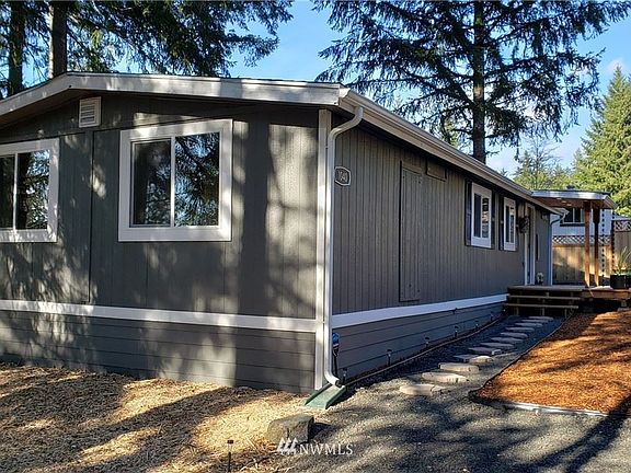 2nd image of 1040 NE Larson Blvd
