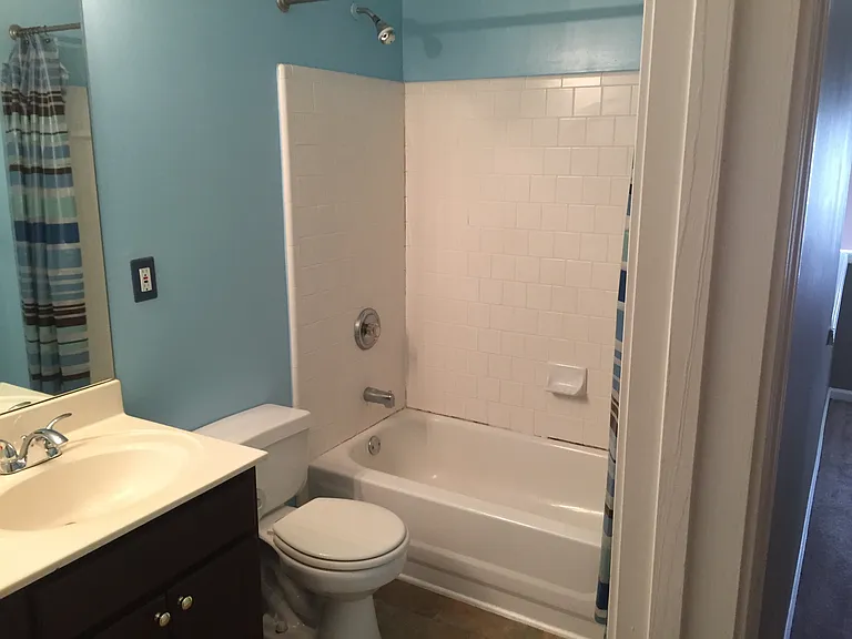 6075 Pattingham Dr — Photo 23