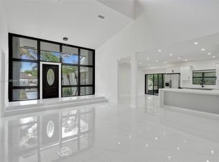 8037 Buttonwood Cir, Tamarac, FL 33321