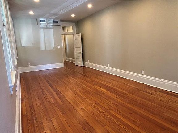 3rd image of 3908 Camp St