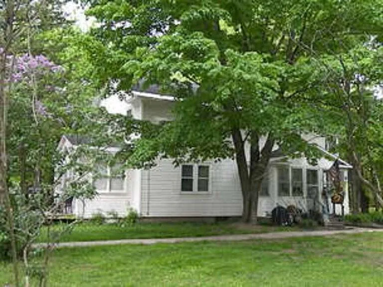 321 E Allen St #B — Photo 11