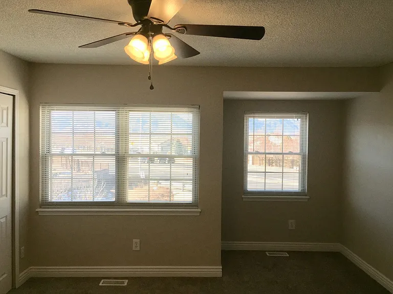 8084 Lexington Park Dr — Photo 12