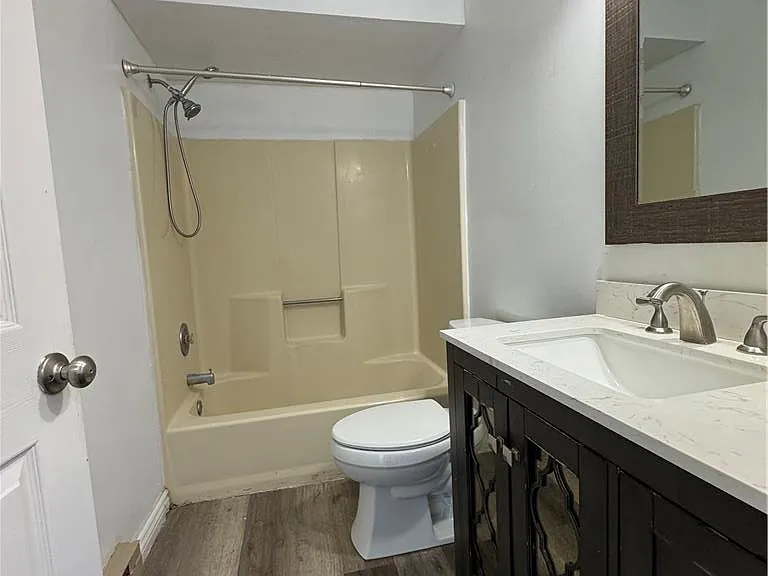 1633 E Cedar St — Photo 12