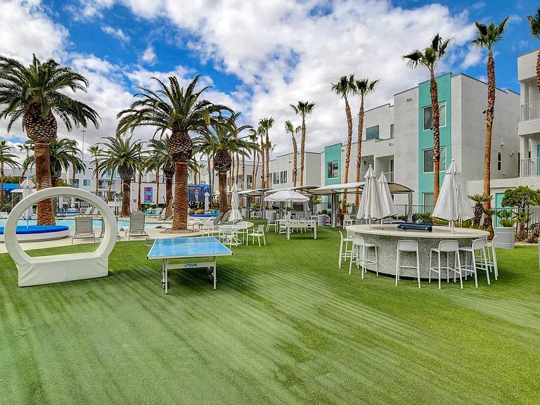 South Beach by Logan — Photo 32