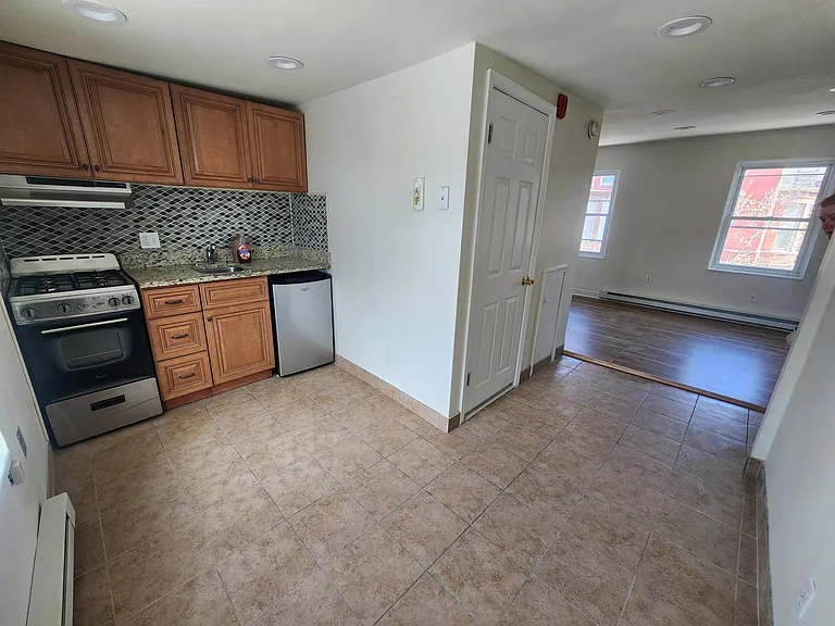 242 S 22nd St #1 — Photo 10