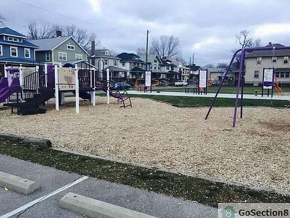 2nd image of 3045 N Park Ave