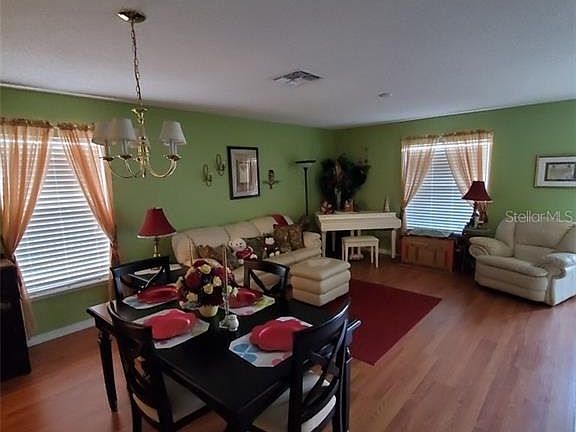 3rd image of 2831 E Waco Dr