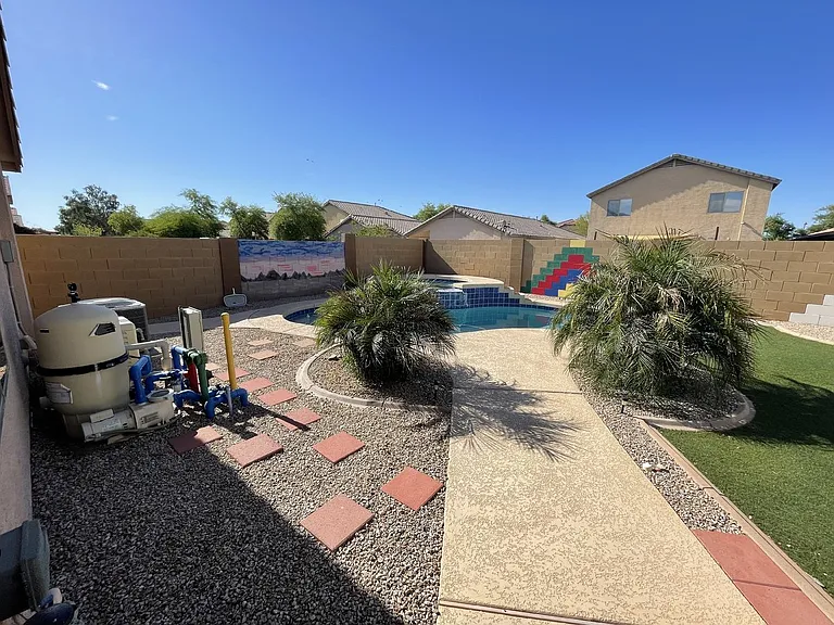 39974 W Thornberry Ln — Photo 25