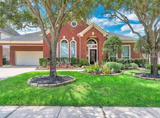 8110 Highland Bluff Dr, Sugar Land, TX 77479