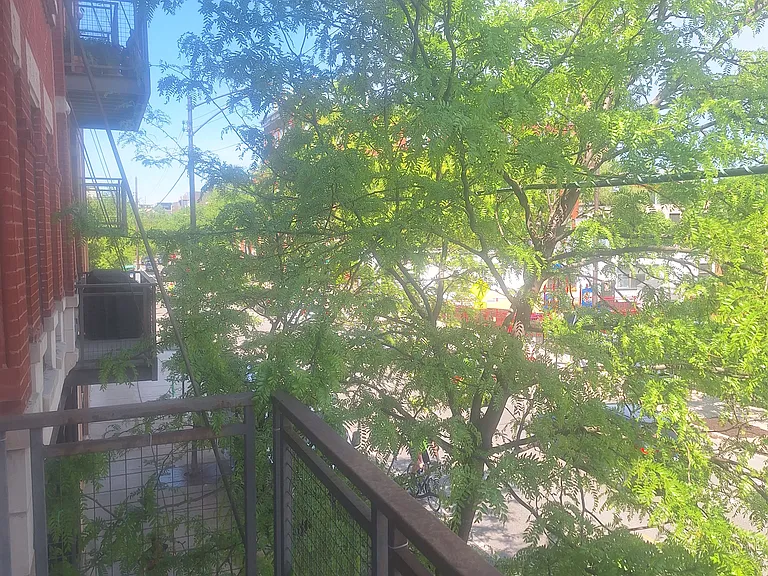 3133 N Lakewood Ave #2G — Photo 12