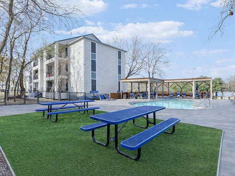Treehouse Apartments — Photo 21