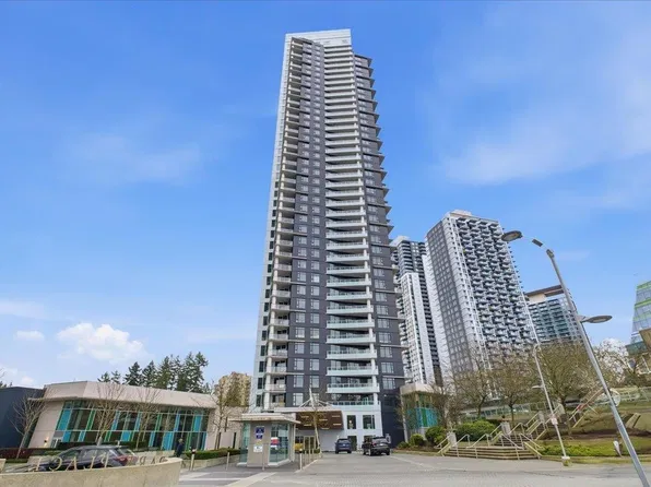 9887 Whalley Blvd #3902, Surrey, BC V3T 0P4