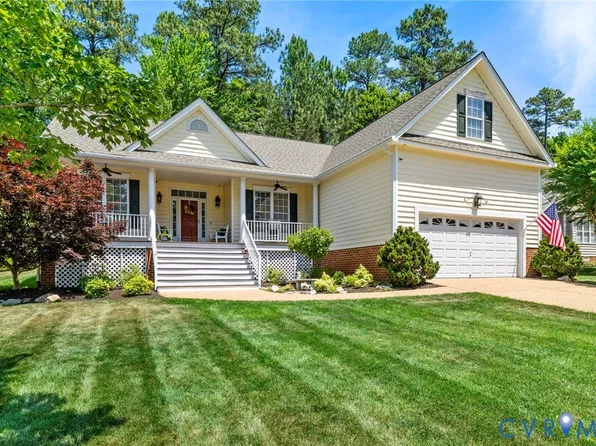 8825 Torrey Pines Dr, Chesterfield, VA 23832