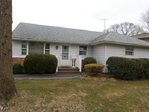 2nd image of 3921 Lincoln St