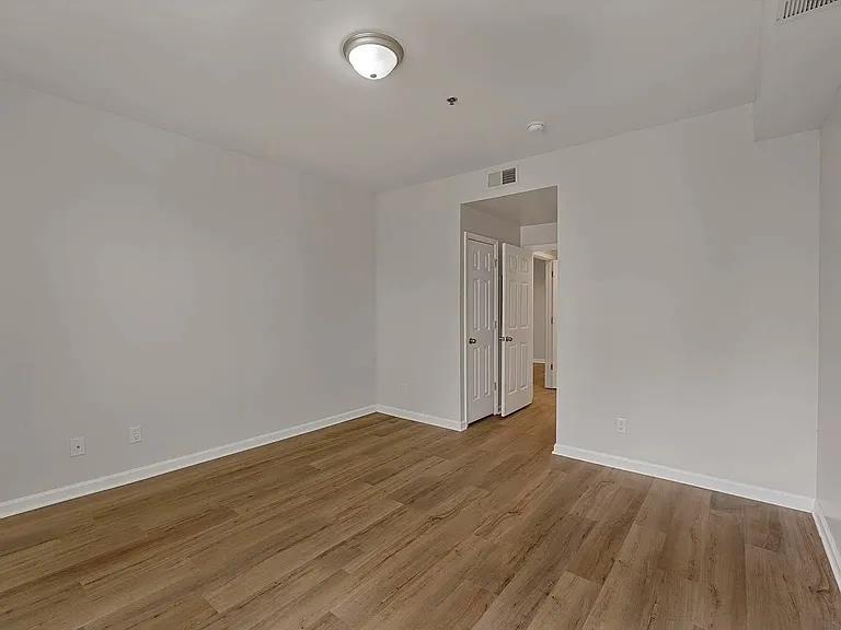 320 Riverbend Dr #3C — Photo 17
