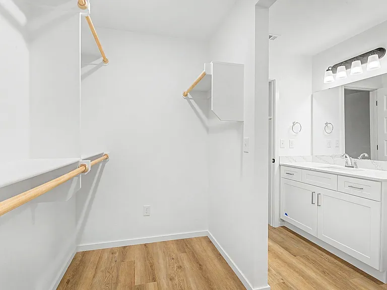 1534 N Claire St — Photo 19