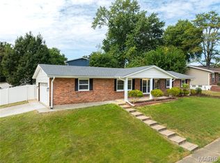 3025 Sherwood Ln, Saint Charles, MO 63301