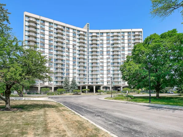 40 N Tower Rd APT 10L, Oak Brook, IL 60523