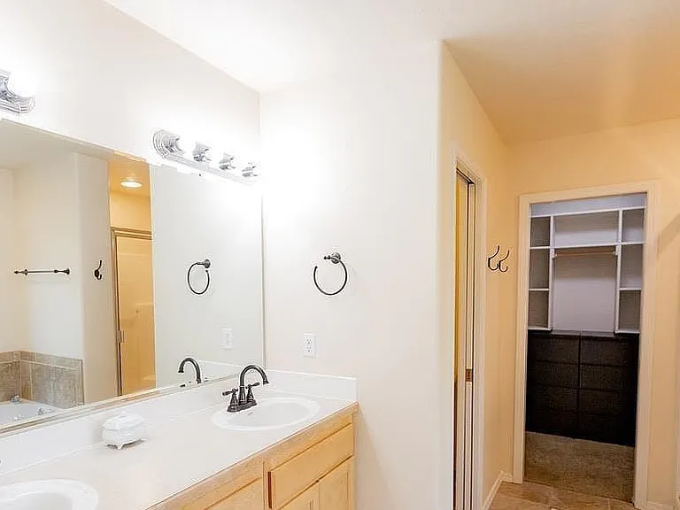 2368 E Green Canyon Dr — Photo 5