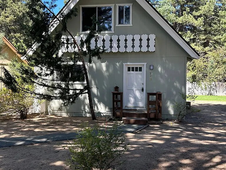970 Tanglewood Dr — Photo 2