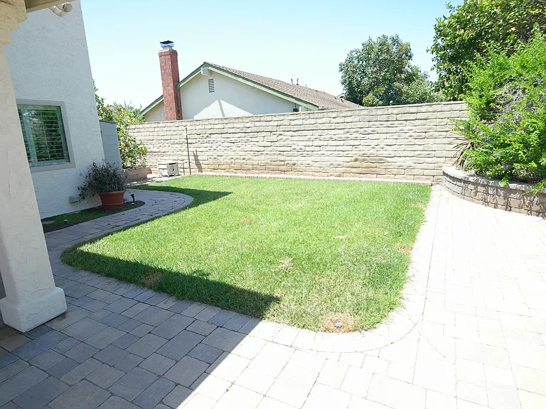2431 Deerfield Ct — Photo 29