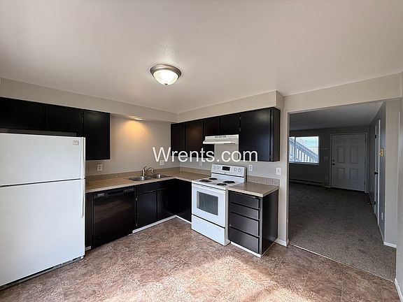 4th image of 1428 S Lundstrom St #6