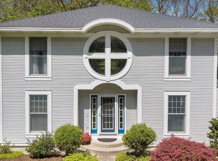 413 Greentree Lane Ave NE, Ada, MI 49301